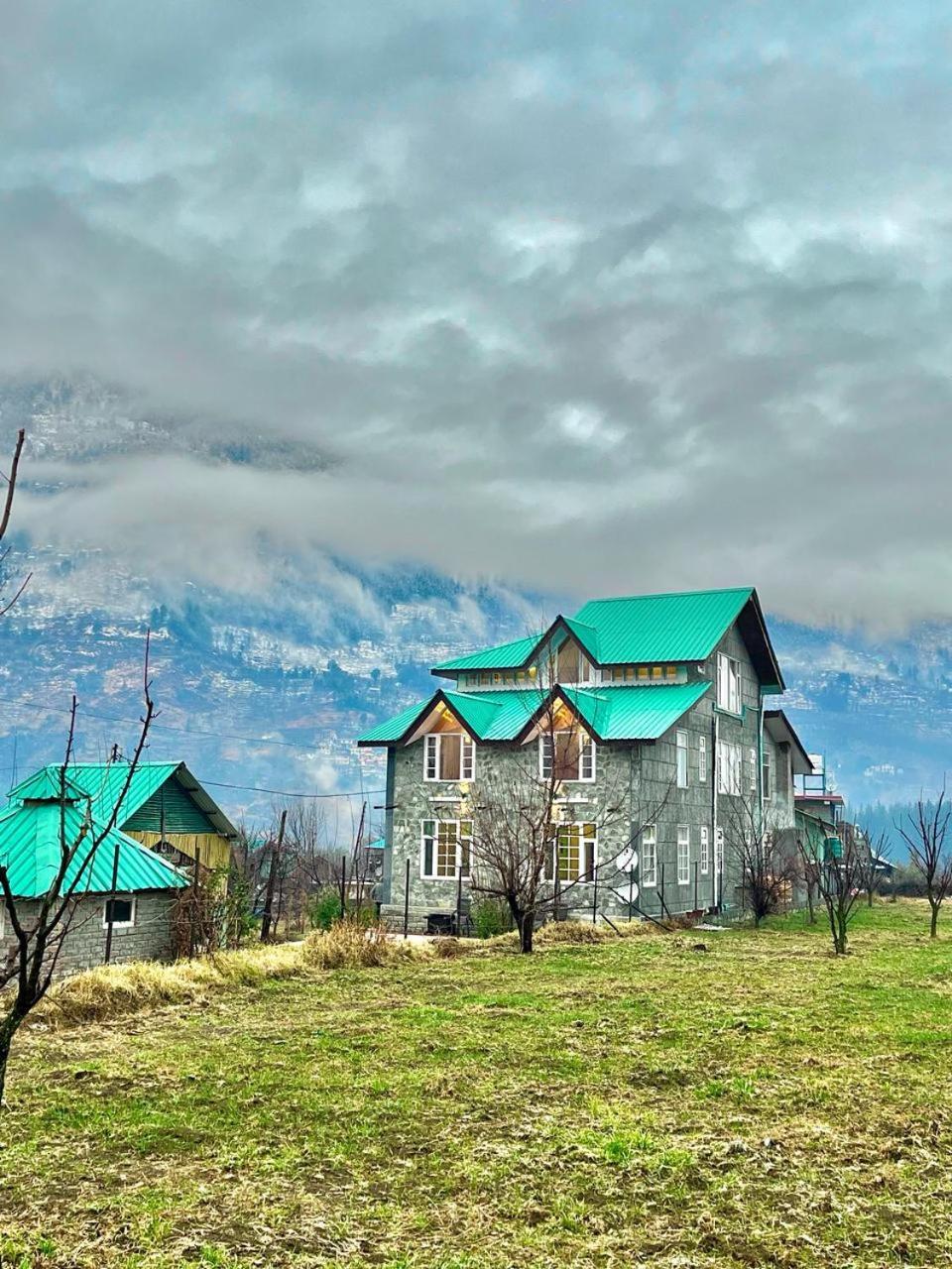 Fluestern Hostel And Cafe Nagar  Экстерьер фото