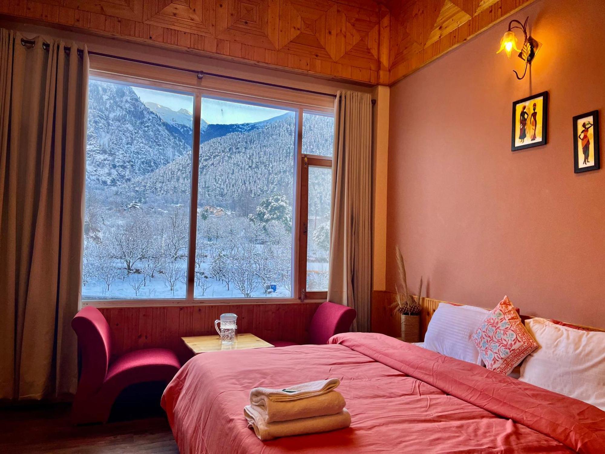Fluestern Hostel And Cafe Nagar  Экстерьер фото