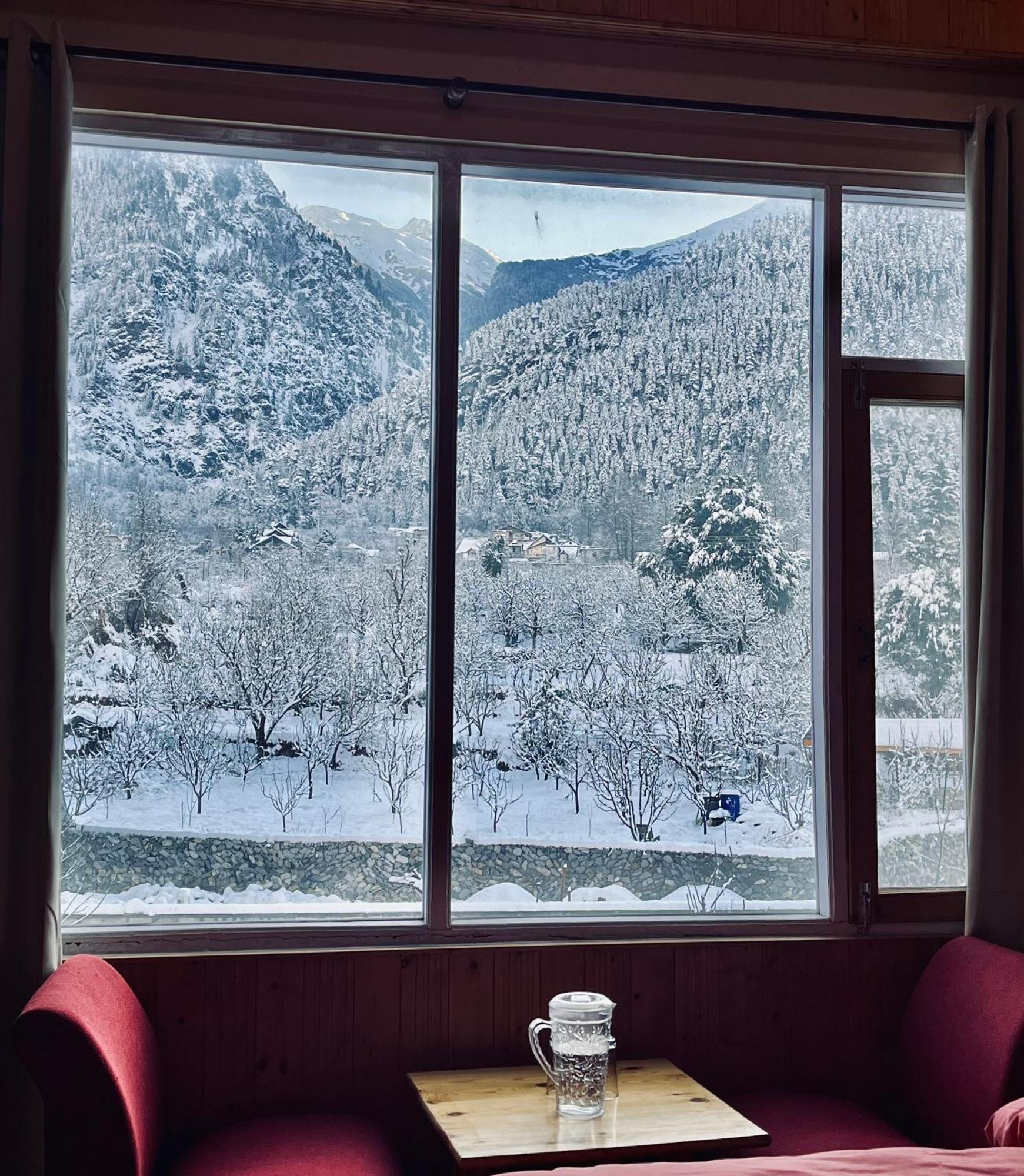Fluestern Hostel And Cafe Nagar  Экстерьер фото